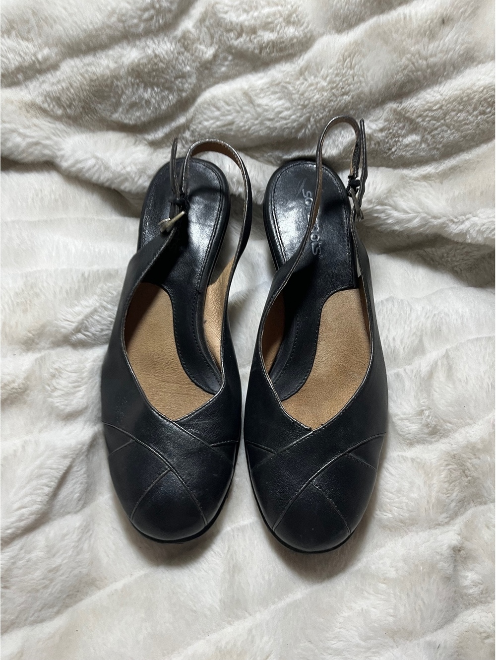 Softspots Black Leather 7.5W Closed Toe Slingback Work Fall Preppy Kitten Heels